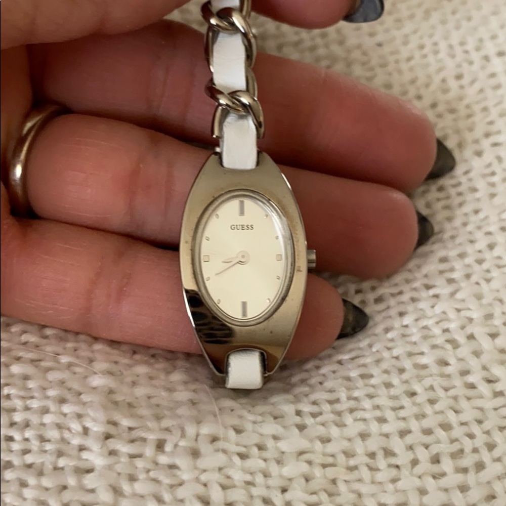 GUESS WATCH - Picture 2 of 2
